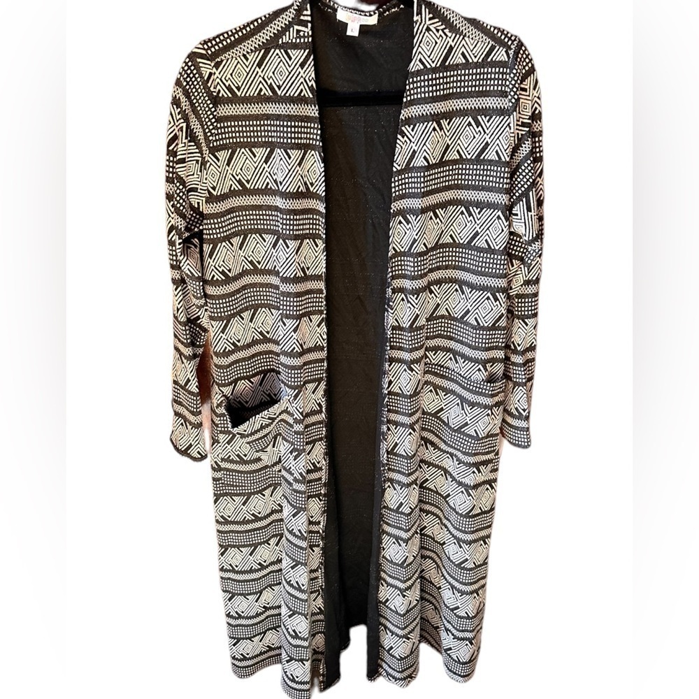 Stunning large Black & White Tribal jacquard Sarah duster. Very dressy vibe